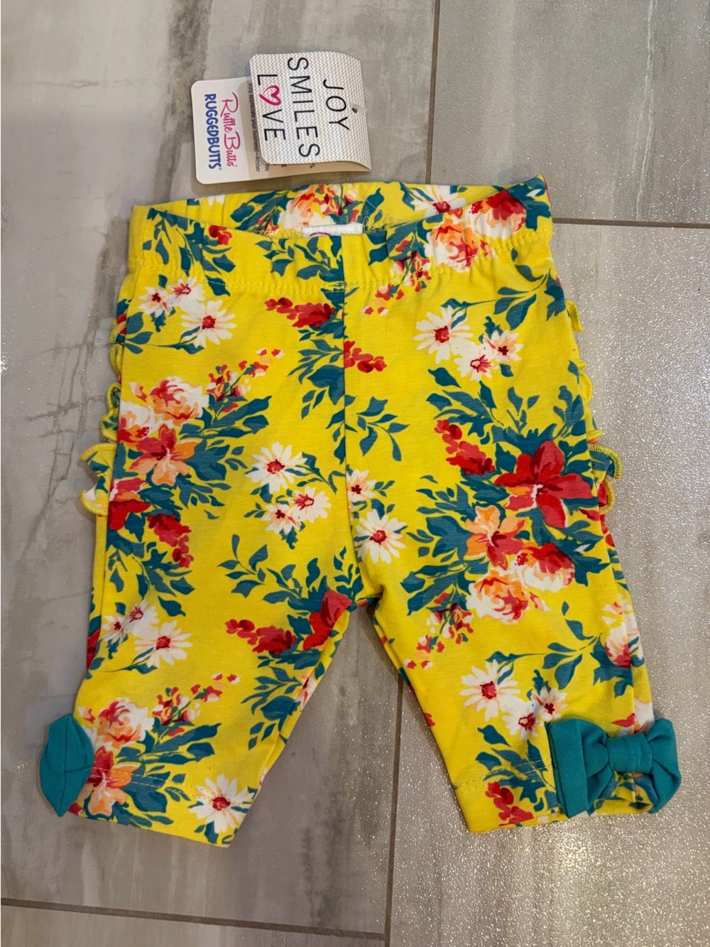 NWT RuffleButts Sunshine Garden Yellow Floral Capri Bow Leggings Girls 0-6M